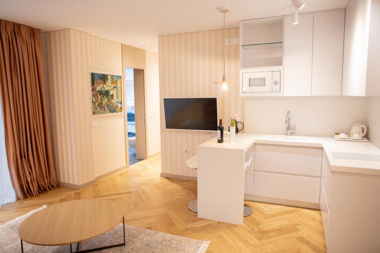 Seven Luxury Suites Tirana Exterior photo