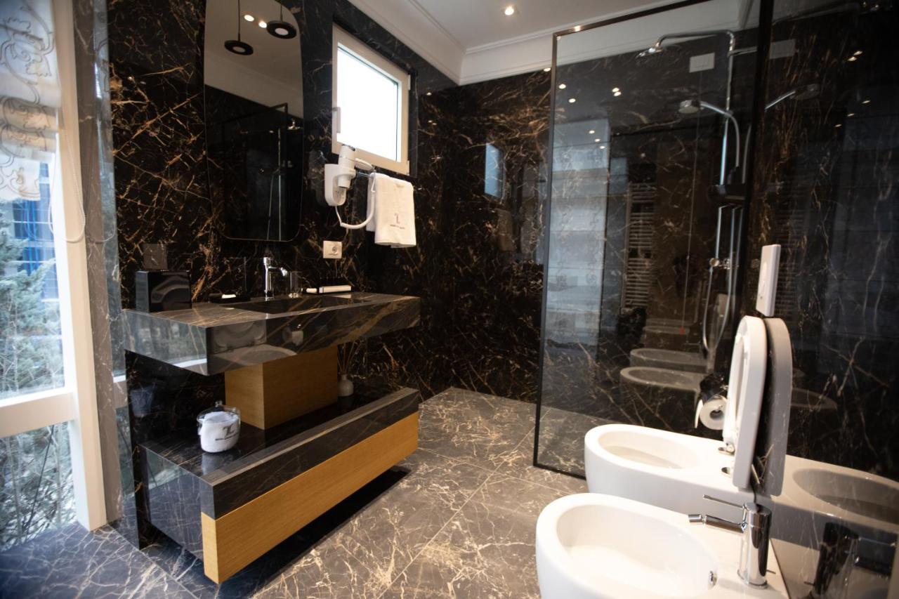 Seven Luxury Suites Tirana Exterior photo